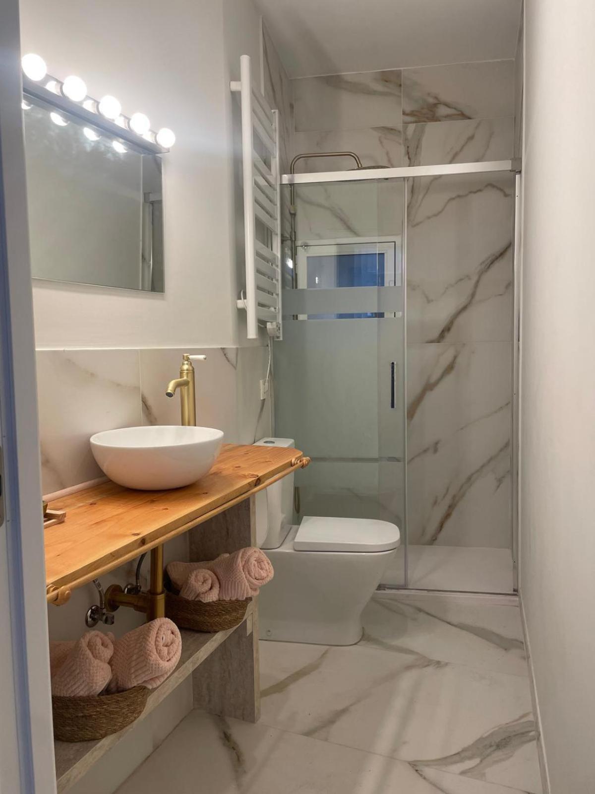 Loaina Apartament *